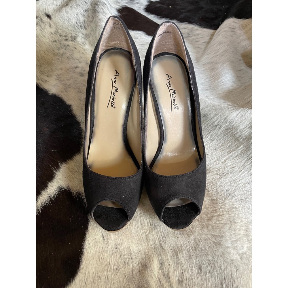 Anne Michelle Black Suede Peep Toe Heels Wood Stacked Heel Pumps Size 7‎